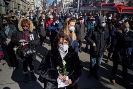 Σερβία : Δεν υποχωρούν τα κρούσματα – Αυξάνονται οι εμβολιασμοί