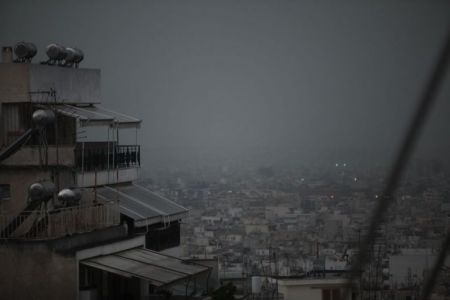 Καιρός : Ερχονται βροχές και αφρικανική σκόνη – Πού και πότε