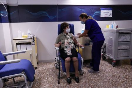 Τέταρτη δόση – Πράσινο φως για τους ανοσοκατασταλμένους