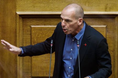 Βαρουφάκης: Το πάθημα του Μεσοπρόθεσμου 2011 δεν έγινε μάθημα – «Δεν δουλεύουν» τα μνημόνια