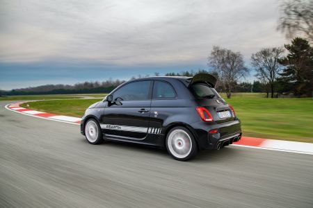 Abarth 695 Essesse: Eίδος συλλεκτικό και γρήγορο