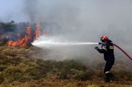 Φωτιά τώρα στη Σταμάτα Αττικής κοντά σε σπίτια – εκκενώνεται ο οικισμός Γαλήνη