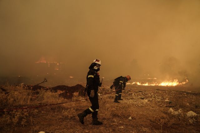 Χρυσοχοΐδης για Βίλια: Οριοθετήθηκε στο μεγαλύτερο μέρος της η φωτιά – Αντίξοες οι συνθήκες