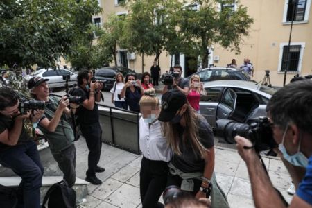 Υπόθεση κοκκαΐνης – Προφυλακίστηκαν η πρώην παίκτρια ριάλιτι και ο σύντροφός της