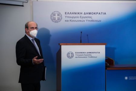 Χατζηδάκης – Με τις εξαγγελίες της ΔΕΘ οι εργαζόμενοι με τον κατώτατο μισθό κερδίζουν ως 533 ευρώ ετησίως