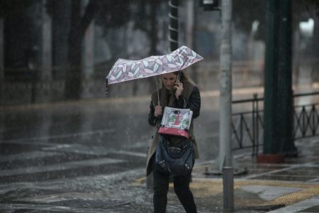 Καιρός – Αλλάζει το σκηνικό με κρύο και βροχές – Δείτε πού και πότε