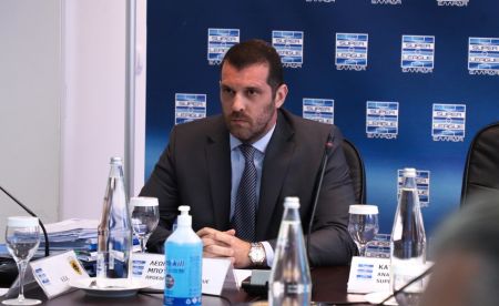 Εξελίξεις στη Super League – Παραιτήθηκε από την προεδρία ο Μπουτσικάρης
