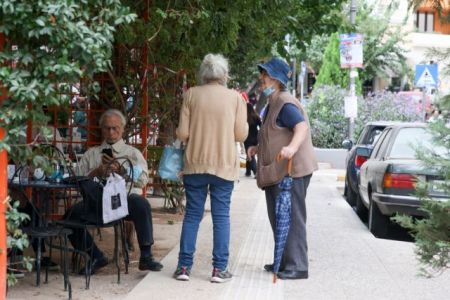 Στις 15:00 ανακοινώνται τα νέα προνόμια των εμβολιασμένων – Όλες οι αλλαγές