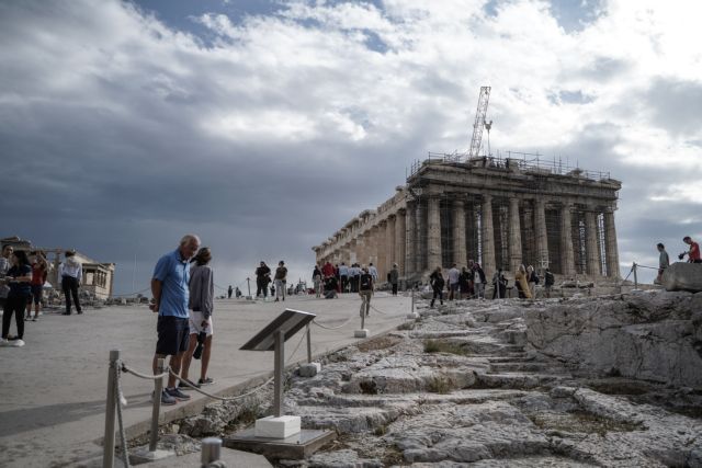 Το τουριστικό «θαύμα» της Ελλάδας διαρκεί μέχρι τον Νοέμβριο