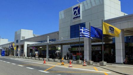 Θρίλερ στο αεροδρόμιο – Αστυνομικοί απέτρεψαν απόπειρα αυτοκτονίας νεαρού από τη Βουλγαρία