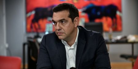 Τσίπρας: Ο κ. Μητσοτάκης παριστάνει ότι πρωθυπουργεύει σε μία άλλη χώρα