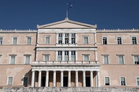 Ρήγματα στη Βουλή – Τι είπε ο Τασούλας για την ασφάλεια του κτιρίου