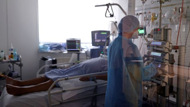 Κορωνοϊός – Η αυξημένη σκληρία των αρτηριών προβλέπει τη θνητότητα σε νοσηλευόμενους ασθενείς