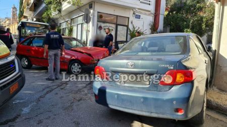 Λαμία – 86χρονος παραβίασε STOP και εμβόλισε αυτοκίνητο – Ένας τραυματίας