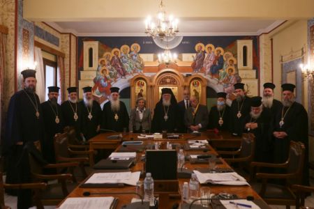 Orthodox Church of Greece says it cannot check COVID-19 rapid tests of faithful in accordance with government decision
