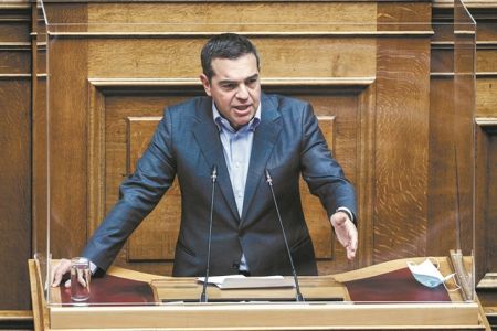 «Παρά πόδα» με την πρόταση μομφής ο Αλ. Τσίπρας