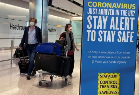 Βρετανία – Μόνο με αρνητικό τεστ η είσοδος στη χώρα για όλους τους ταξιδιώτες