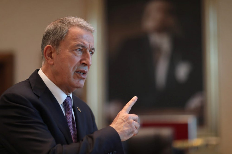 Τουρκία: Θετικός στον κορωνοϊό και ο υπουργός Άμυνας Χουλουσί Ακάρ