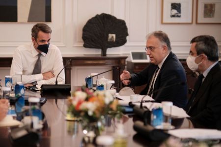 Οπαδική βία: Σύσκεψη υπό τον πρωθυπουργό στο Μαξίμου – Την ερχόμενη εβδομάδα ανακοινώνονται τα νέα μέτρα