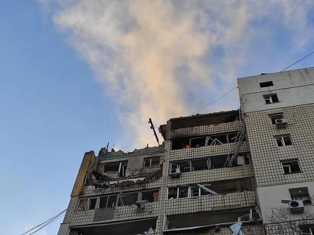 Ουκρανία: Νέος βομβαρδισμός πολυκατοικίας στο Κίεβο – Υπάρχουν τραυματίες