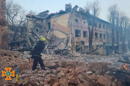 Ουκρανία: Βομβαρδίστηκε ξανά το αεροδρόμιο στο Ντνίπρο