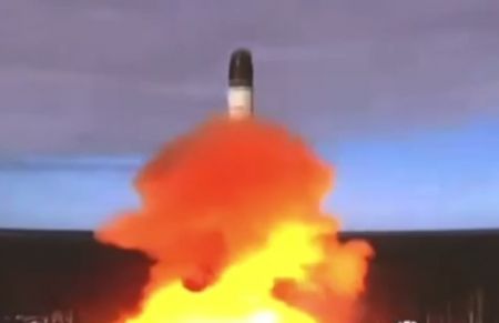 ΗΠΑ: Η Μόσχα είχε ενημερώσει για τη δοκιμή του νέου διηπειρωτικού πυραύλου Sarmat