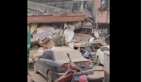 Κίνα: Δεκάδες εγκλωβισμένοι από κατάρρευση εξαώροφης πολυκατοικίας