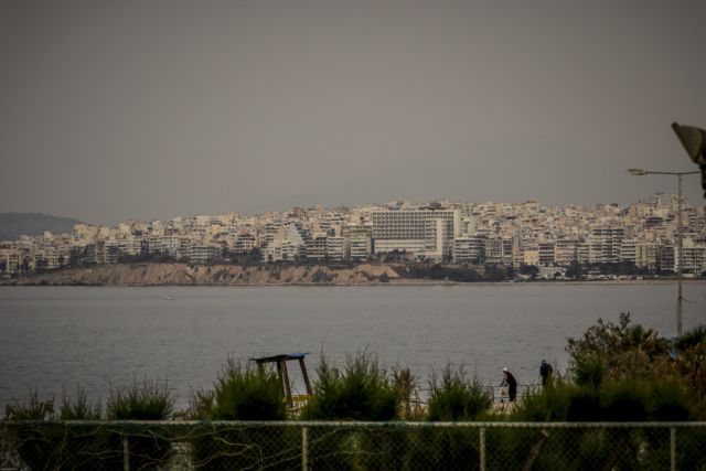 Καιρός: 34άρια και αφρικανική σκόνη την Τρίτη