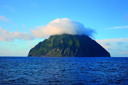 Υποθαλάσσια ηφαίστεια Βουνά από νερό και λάβα