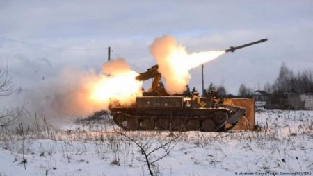 ΗΠΑ: Αποστολή πυραύλων στην Ουκρανία – Για εμπλοκή «τρίτης χώρας» στον πόλεμο κάνει λόγο η Ρωσία