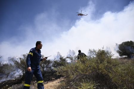 Καλλιάνος: Είχαμε προειδοποιήσει για ισχυρούς ανέμους – Μακάρι να έχει αίσιο τέλος η φωτιά στη Βούλα