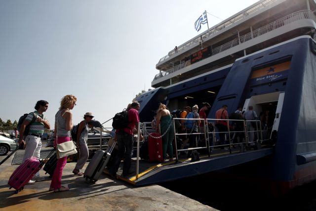 Τριήμερο Αγίου Πνεύματος: Αυξημένη η κίνηση στα λιμάνια – Πάνω από 17.000 επιβάτες αναχώρησαν χθες από τον Πειραιά