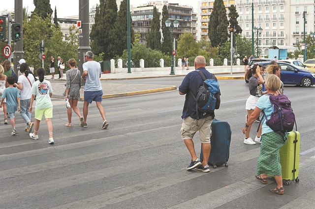 Ανάπτυξη 4,3% εν μέσω πολέμου και… κάλπης