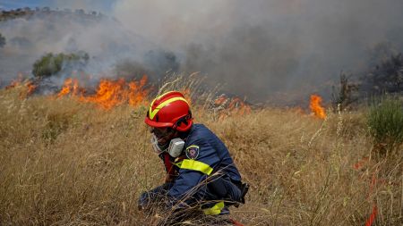 Φωτιά στην Καλλιθέα Πάτρας: Μαίνεται η πυρκαγιά στον Δήμο Ερυμάνθου – Θα είναι μακρύ το βράδυ