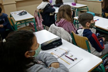 Ολοήμερα: Ολα τα Νηπιαγωγεία και Δημοτικά που θα εφαρμοστεί το νέο διευρυμένο ωράριο ως τις 17:30