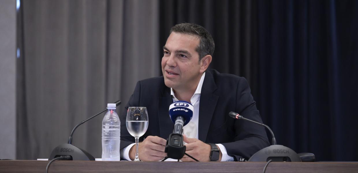 Τσίπρας: Η κυβέρνηση με τις ιδεολογικές εμμονές επιδείνωσε την κρίση – Ο Μητσοτάκης εγκατέλειψε τη Θεσσαλονίκη