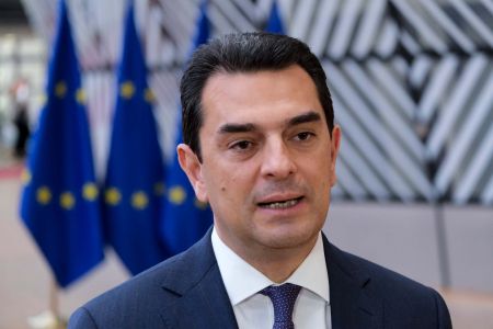 Σκρέκας: Έρχονται νέου τύπου επιδοτήσεις για το ρεύμα