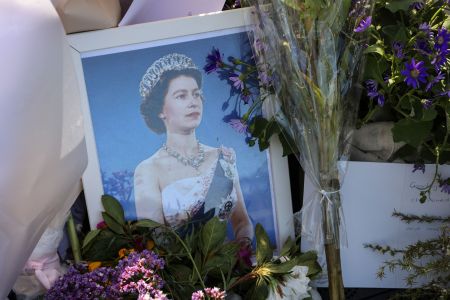 Βασίλισσα Ελισάβετ: Με λαϊκό προσκύνημα την αποχαιρετά η Σκωτία