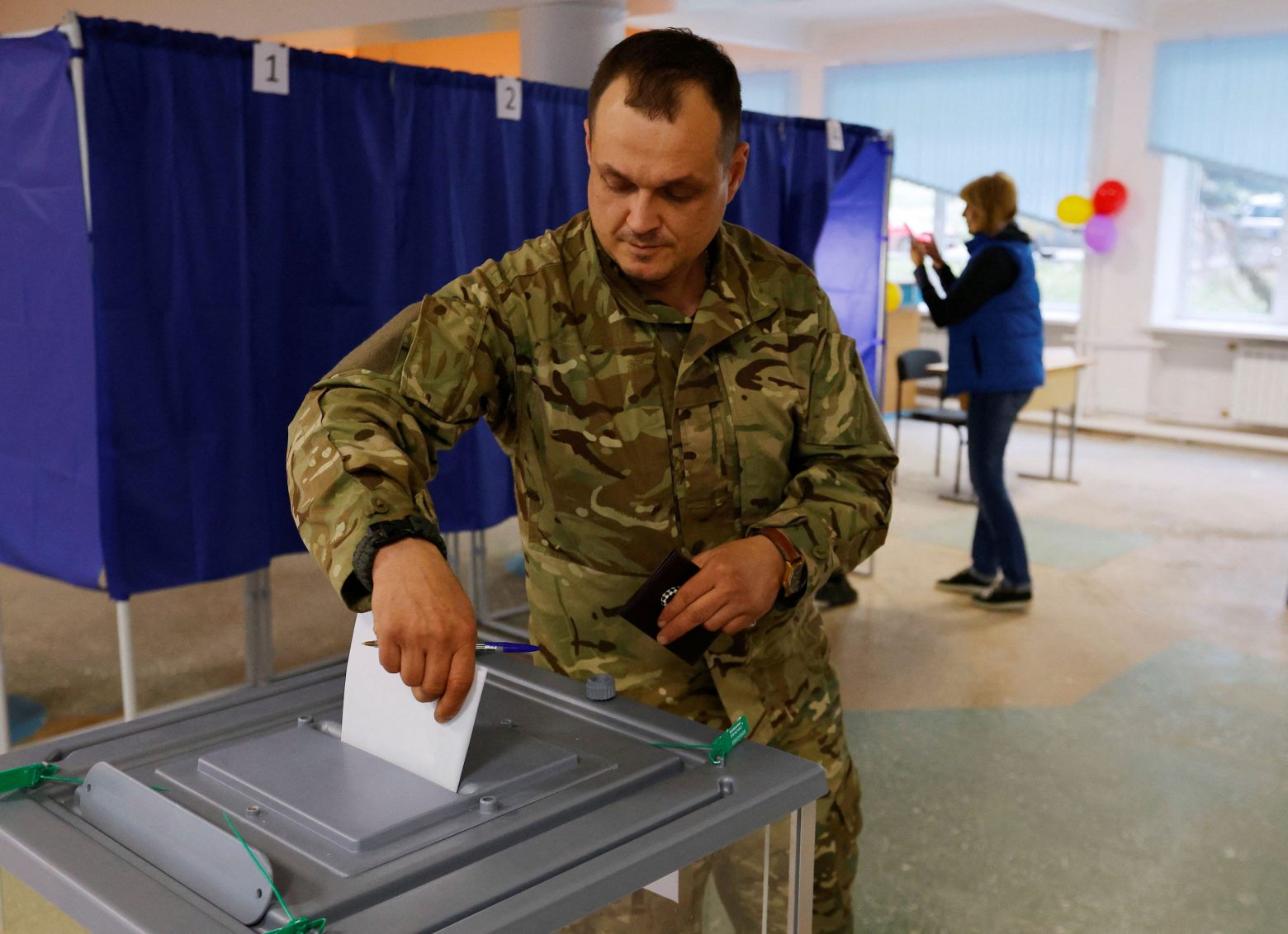 Ουκρανία: Καμία αλλαγή στη στάση μας από τα δημοψηφίσματα