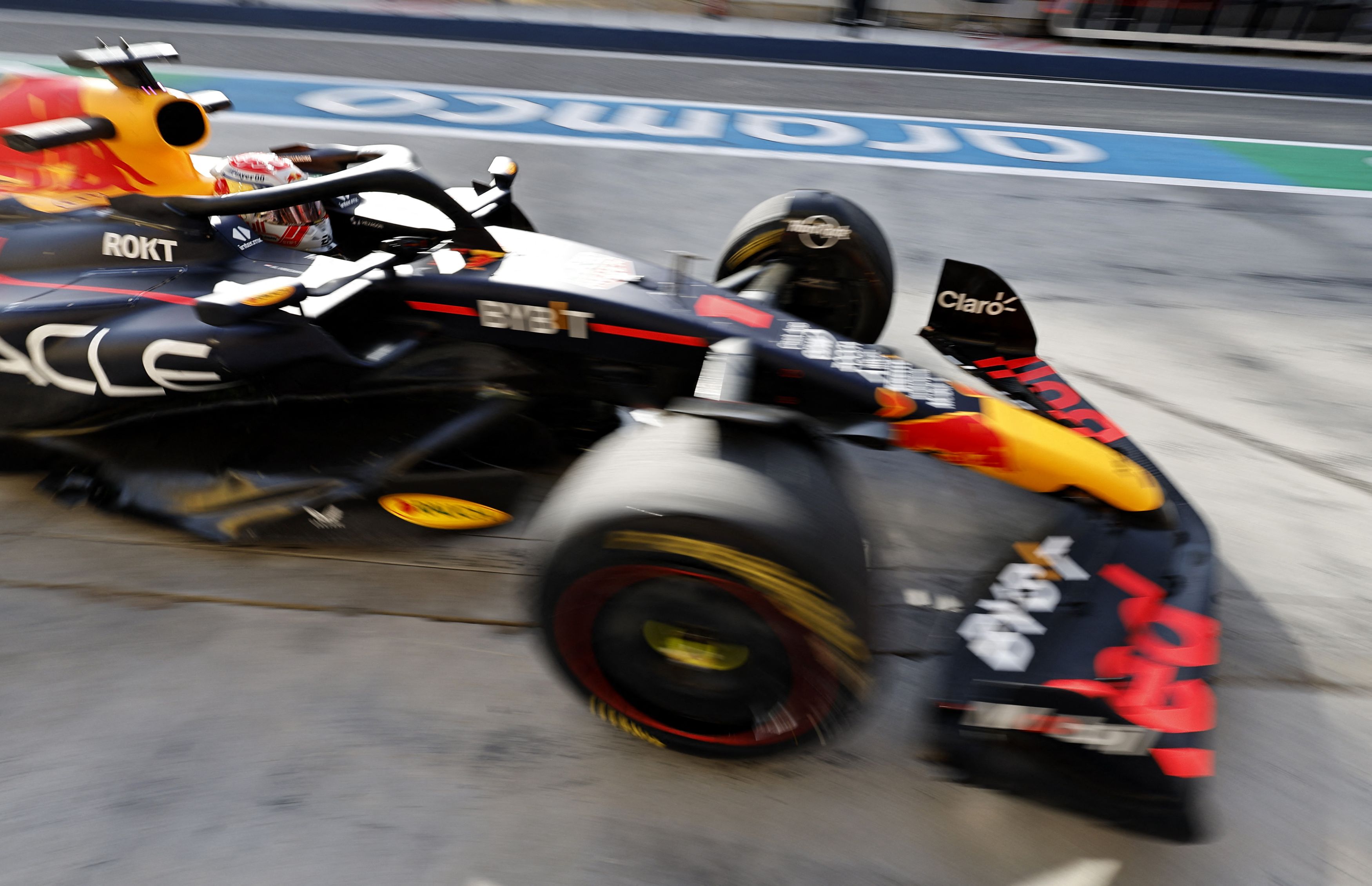 F1: Ο Φερστάπεν ταχύτερος στην πρώτη ημέρα δοκιμών στο Μπαχρέιν