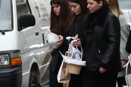 Τραγωδία στα Τέμπη: Αποχαιρετούν την 23χρονη Ιφιγένεια τα Γιαννιτσά