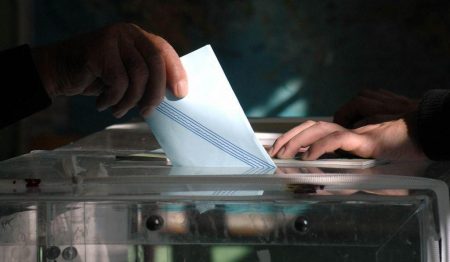Ευρωεκλογές 2024: Ο «εφιάλτης» του 3% και όλα τα σενάρια για τις έδρες
