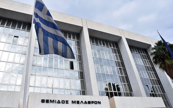 Παρέμβαση της Προέδρου του ΑΠ για αυτόφωρα σε αργίες και Σαββατοκύριακα