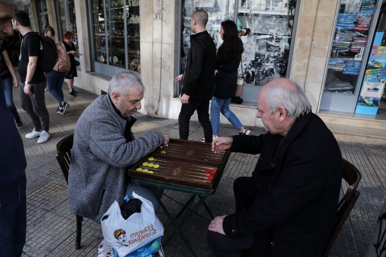 Συντάξεις: Προς ρεκόρ η μαζική έξοδος – Κινδυνεύουν οι extra παροχές