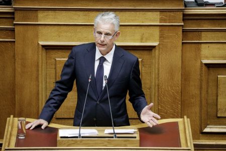 Σπύρος Πνευματικός: Παραδίδει την έδρα του στη ΝΔ