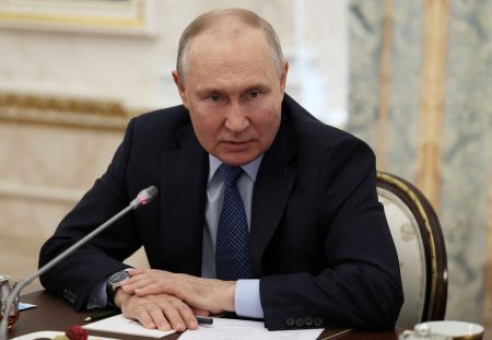 Reuters: Ετοιμος ο Πούτιν να σταματήσει τον πόλεμο με την Ουκρανία