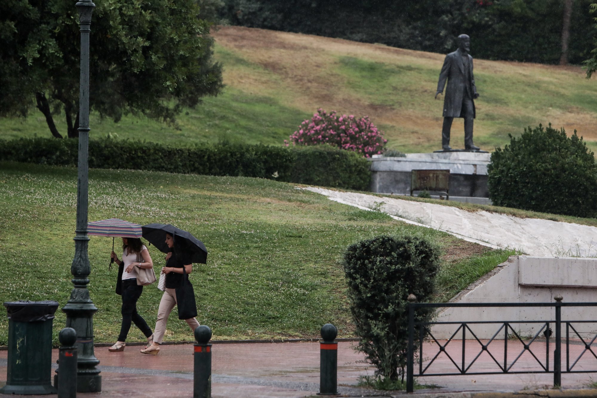 Καιρός: Σαββατοκύριακο με 7 μποφόρ – Καταιγίδες και πτώση θερμοκρασίας από Δευτέρα