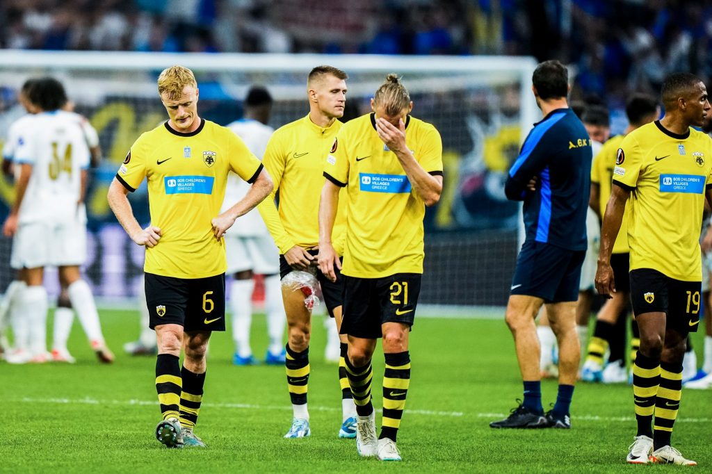 L’AEK a perdu 3-1 contre Marseille en France