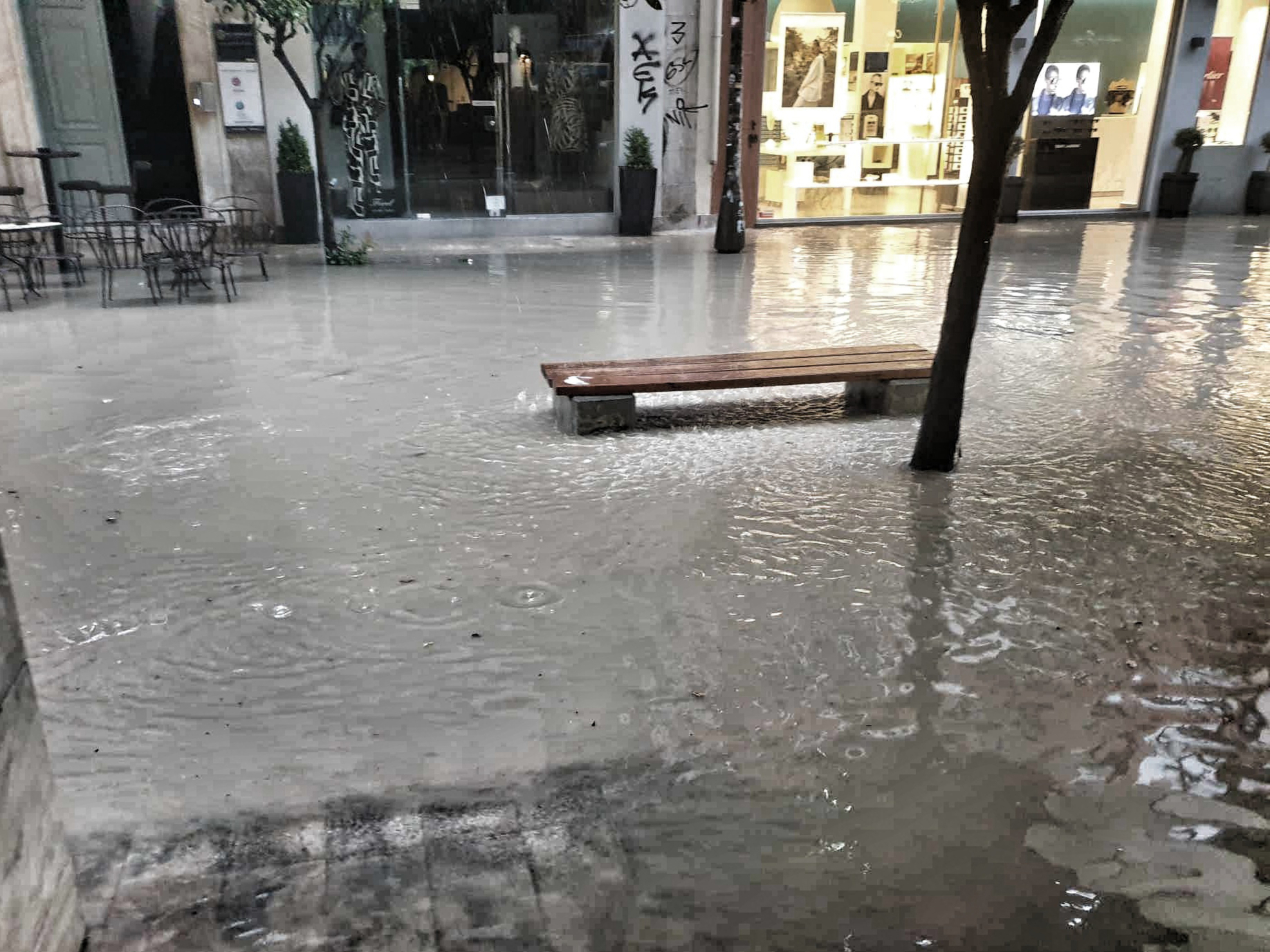 Καιρός: Ισχυρές βροχές, καταιγίδες και χαλάζι τις επόμενες ώρες – Οι περιοχές που θα χτυπηθούν