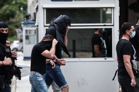 Μιχάλης Κατσούρης: Ελεύθερος με περιοριστικούς όρους ο Έλληνας οπαδός που συνελήφθη